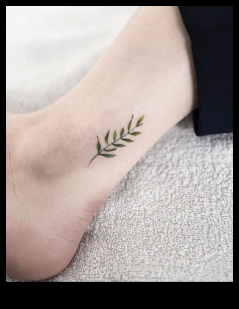 Tiny Triumphs: îmbrățișează alura de cerneală minimalistă subtilă