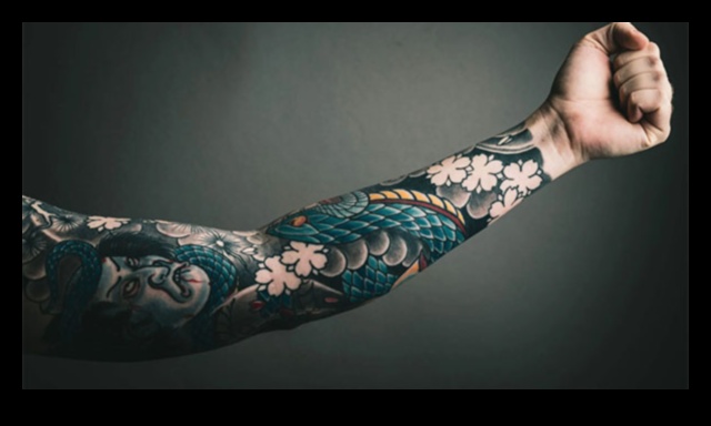 Semne semnificative Cronici ale experienței umane, tatuate cu cerneală 2 Semne semnificative: Cronici realizate cu cerneală simbolică