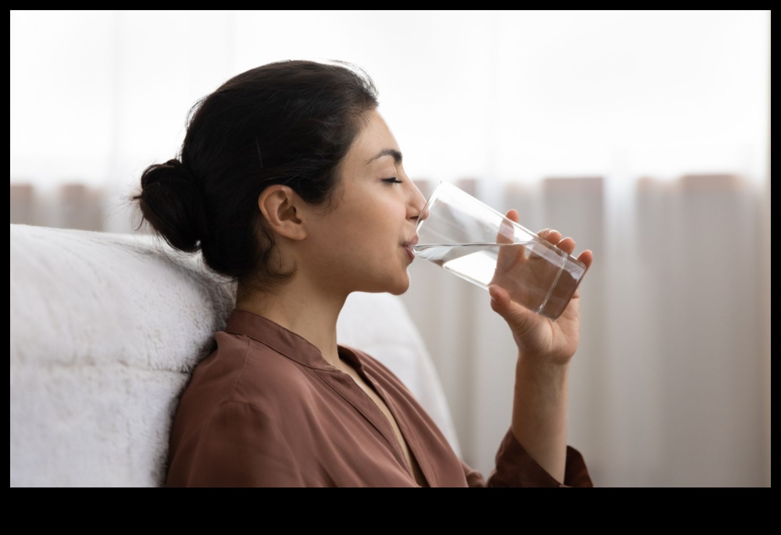 Elemente esențiale pentru hidratare: un ghid pentru un consum sănătos de apă