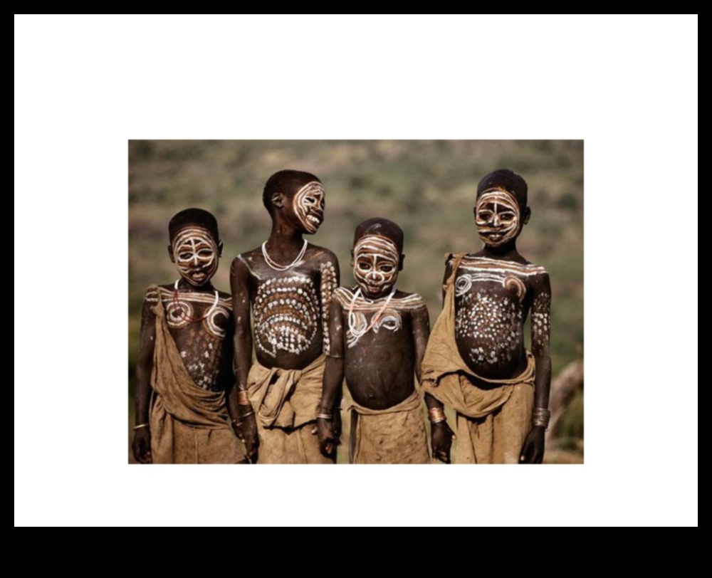 Întruchiparea frumuseții Arta împodobirii corpului în diferite culturi 3 Întruchiparea frumuseții: Sărbătorirea artei podoaba corporală