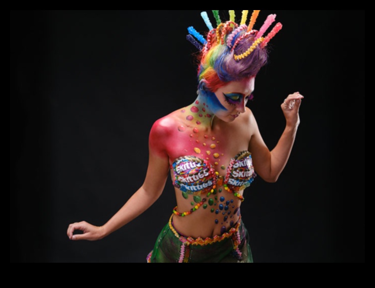 Fuziune artistică: unde creativitatea întâlnește pânza umană