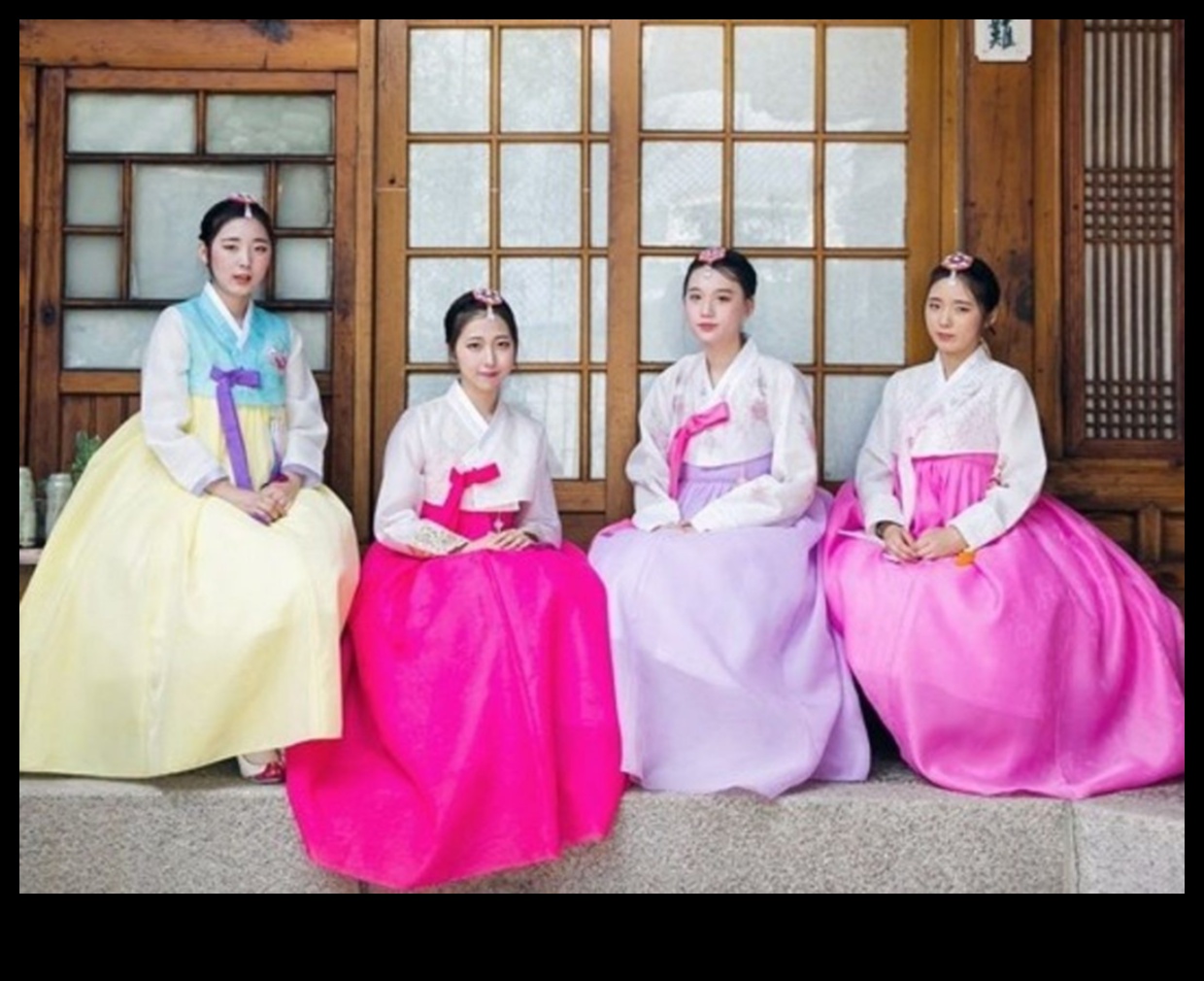 Hanbok Harmony Îmbrăcăminte tradițională coreeană în artăO călătorie vizuală prin istoria și cultura Coreei 5 Hanbok Harmony: Îmbrăcăminte tradițională coreeană în artă