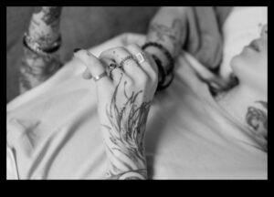 Alegorii tatuate: dezvăluirea narațiunilor simbolice