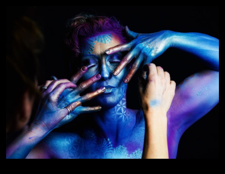 Fuziune artistică: unde creativitatea întâlnește pânza umană